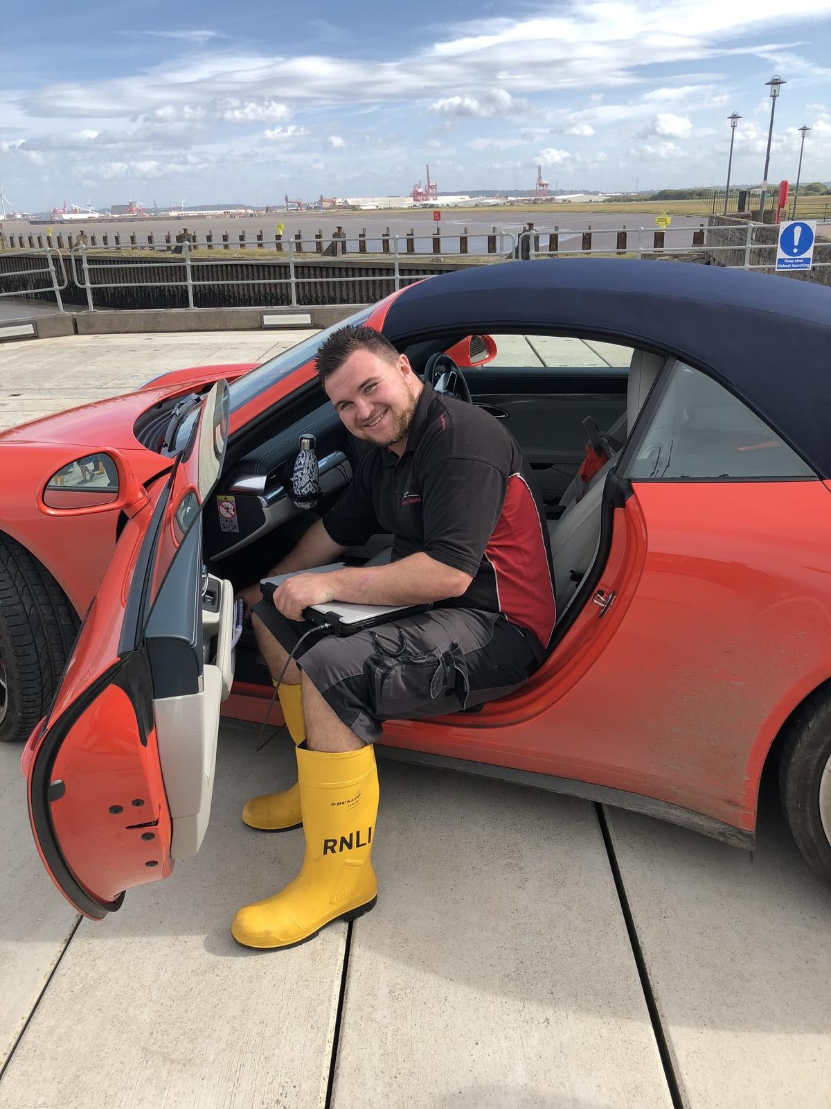 Porsche Centre Bristol Keep 911 On Course To Visit All RNLI Stations in 911 Hours Porsche Centre Bristol Keep 911 On Course To Visit All RNLI Stations in 911 Hours