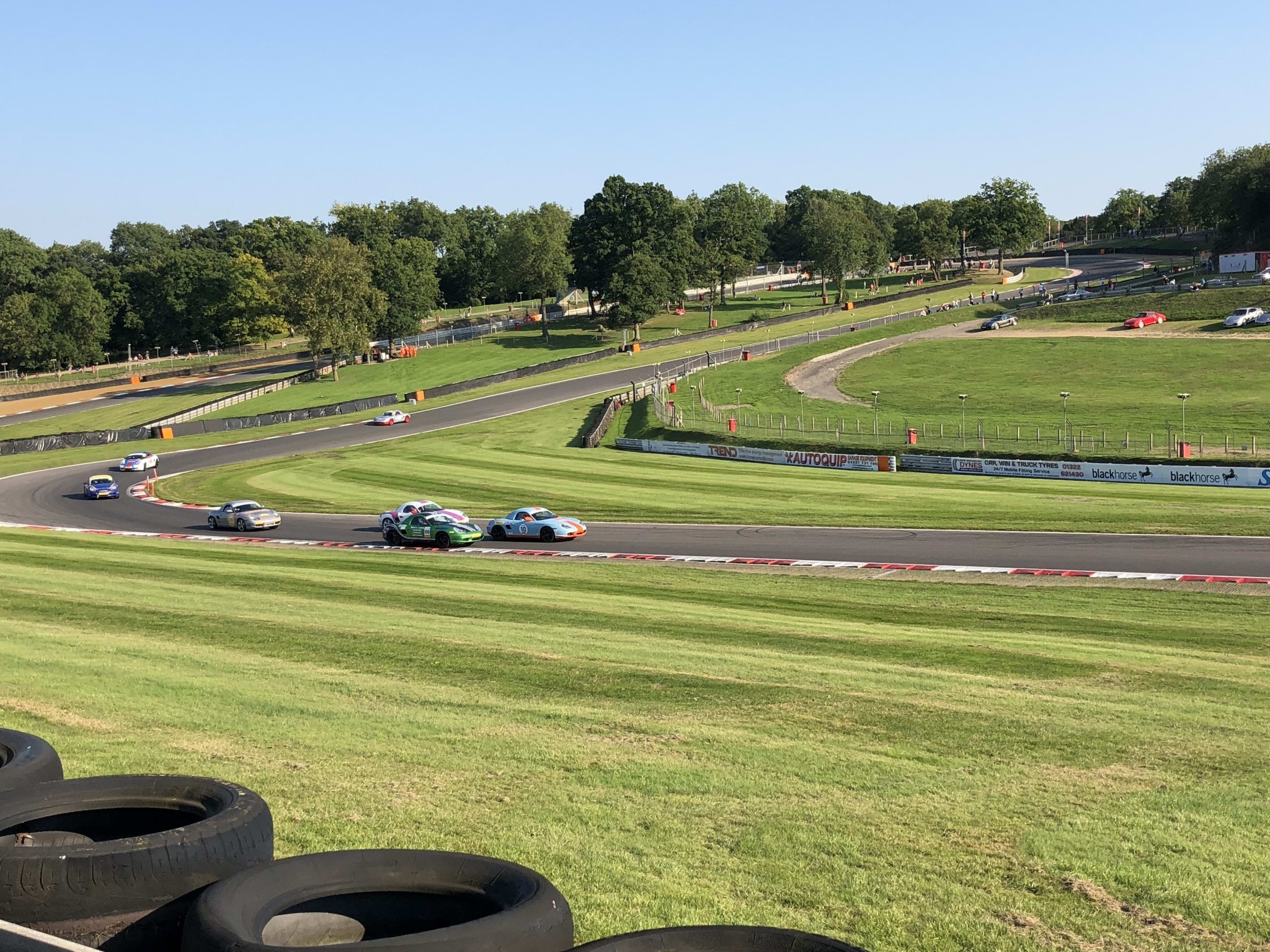PORSCHE RESTORACING TEAMS BATTLE FOR HONOURS AT BRANDS HATCH PORSCHE RESTORACING TEAMS BATTLE FOR HONOURS AT BRANDS HATCH