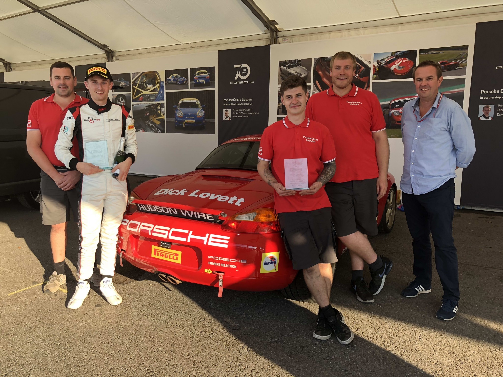 PORSCHE RESTORACING TEAMS BATTLE FOR HONOURS AT BRANDS HATCH PORSCHE RESTORACING TEAMS BATTLE FOR HONOURS AT BRANDS HATCH