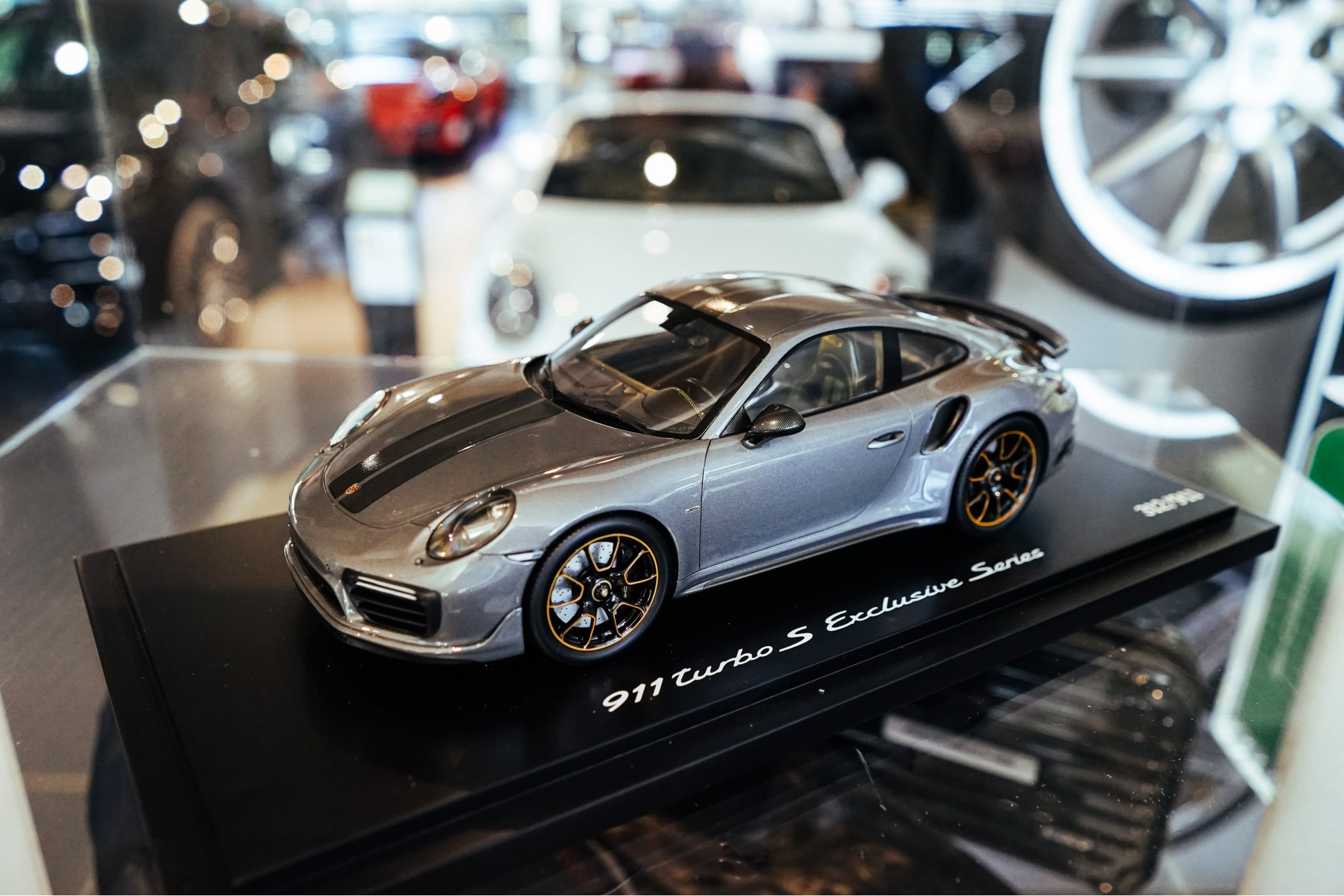 8 Perfect Porsche Gifts 8 Perfect Porsche Gifts