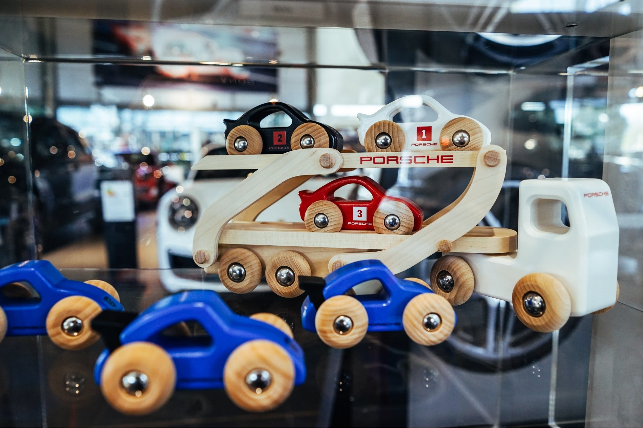 8 Perfect Porsche Gifts 8 Perfect Porsche Gifts