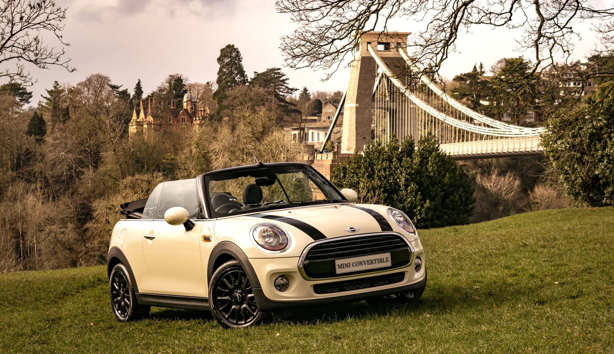 Enjoy the summer with a MINI Convertible – now with 0% APR! Enjoy the summer with a MINI Convertible – now with 0% APR!
