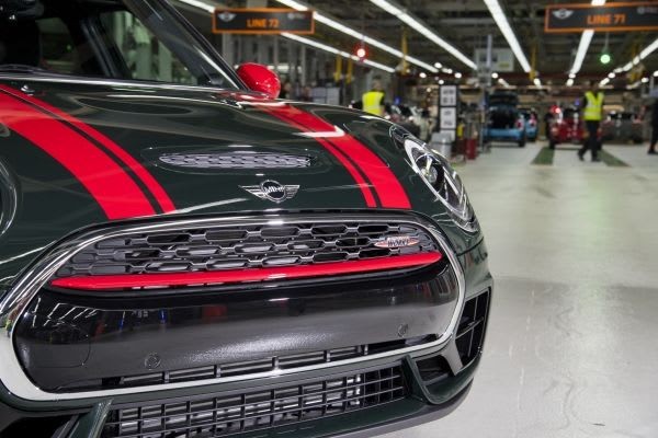 Three Million MINIs at Plant Oxford Three Million MINIs at Plant Oxford