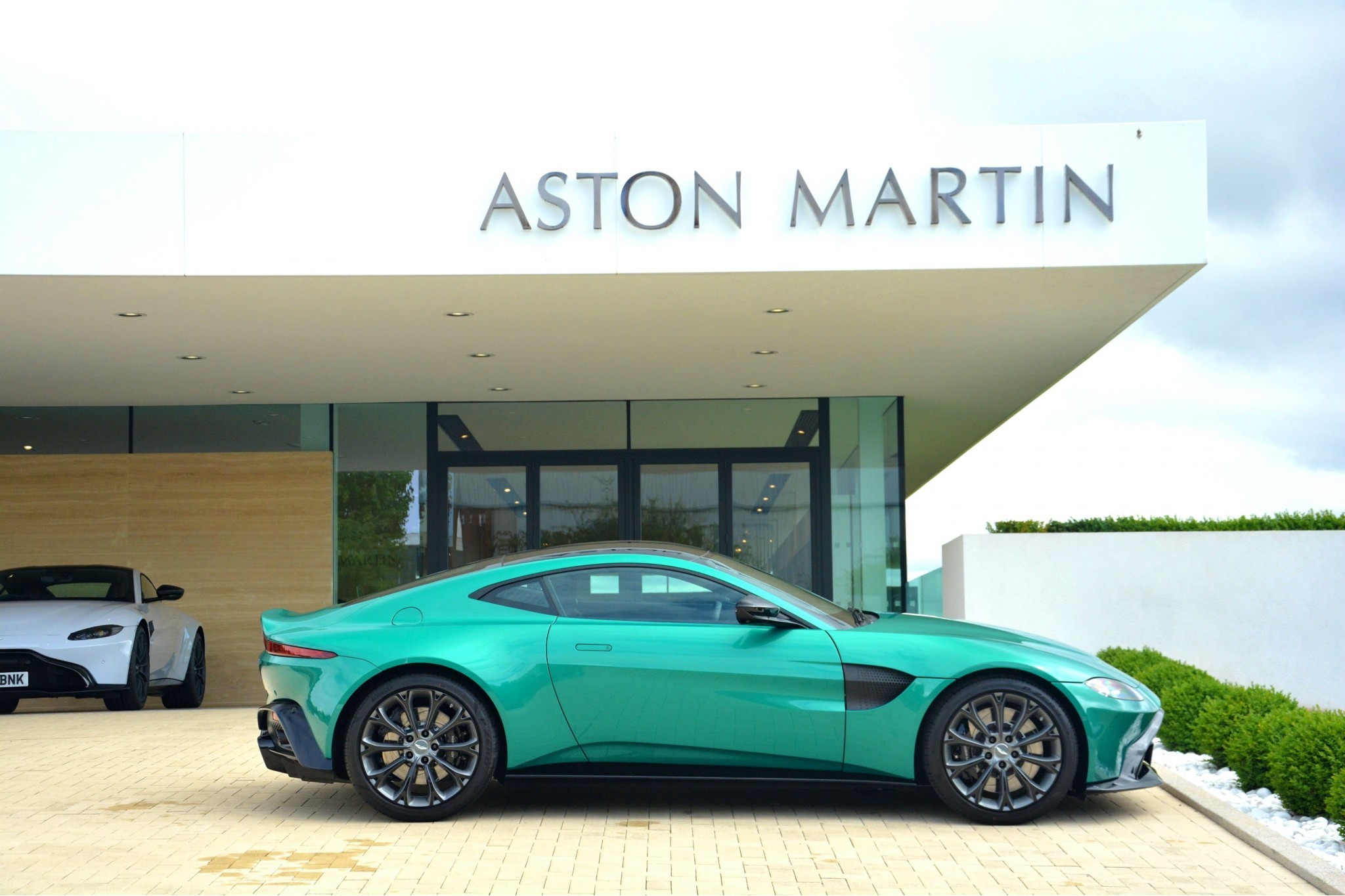 Discover our all New Vantage Demonstrator Discover our all New Vantage Demonstrator