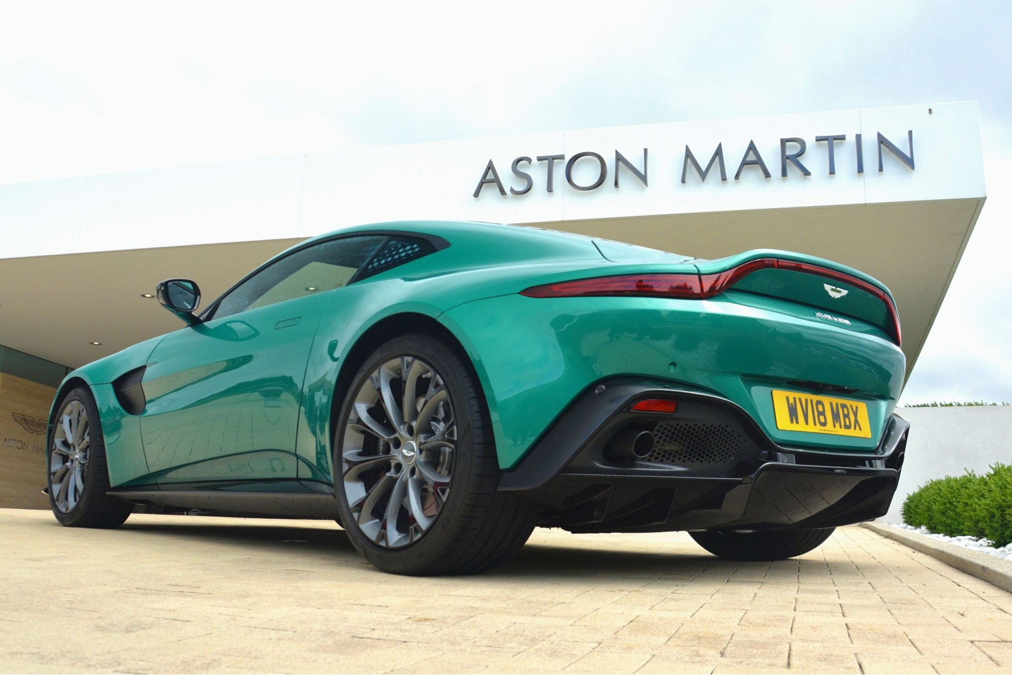 Discover our all New Vantage Demonstrator Discover our all New Vantage Demonstrator