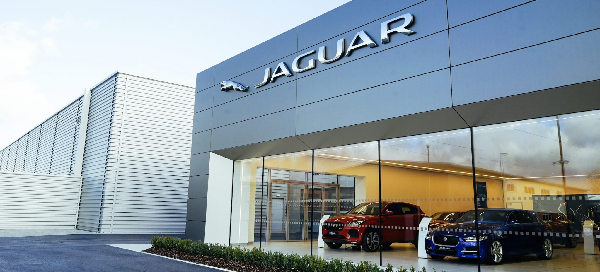 100% Jaguar - Fixed Price Servicing For Jaguars Over 3 Years Old 100% Jaguar - Fixed Price Servicing For Jaguars Over 3 Years Old