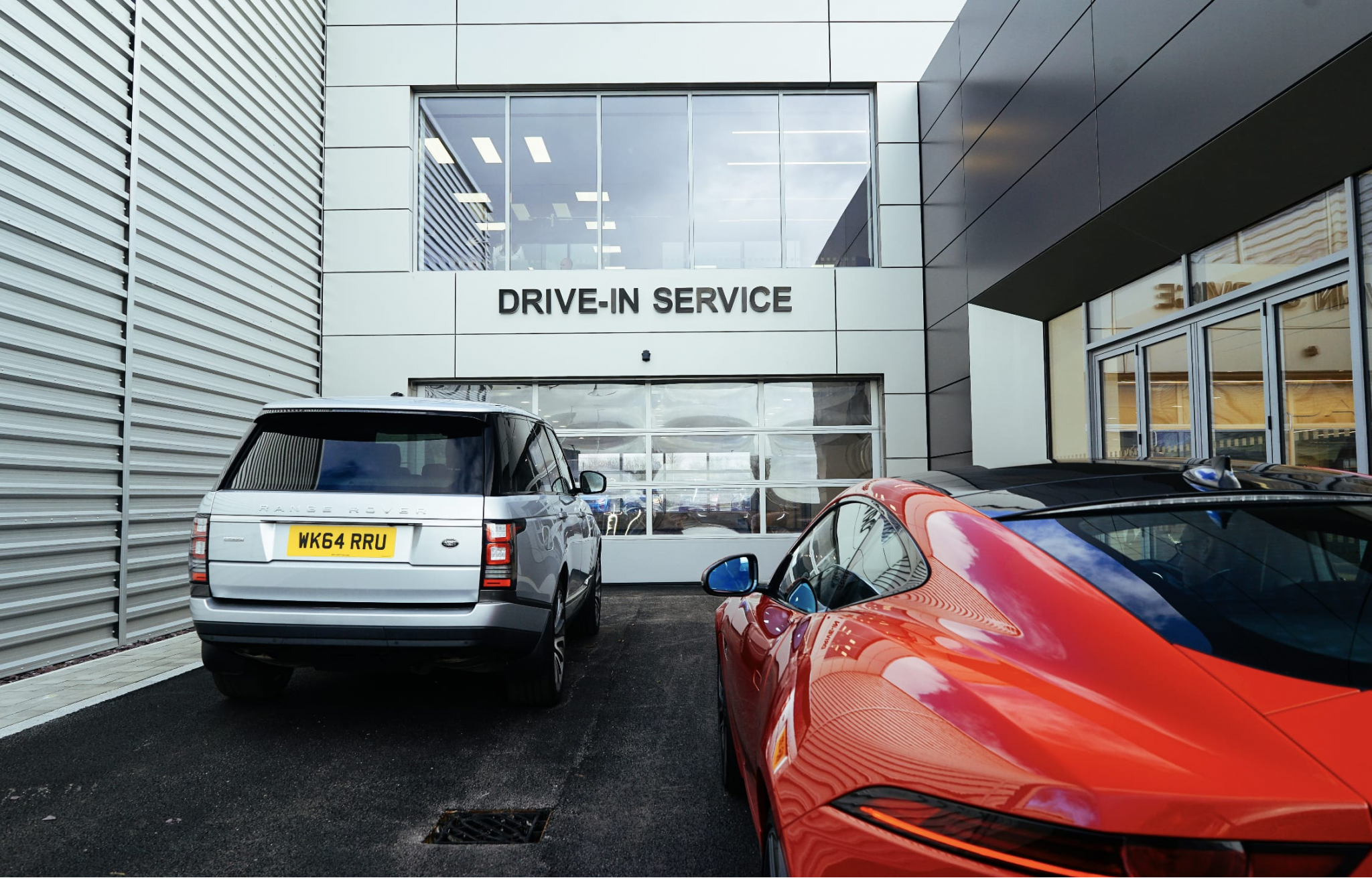 100% Jaguar - Fixed Price Servicing For Jaguars Over 3 Years Old 100% Jaguar - Fixed Price Servicing For Jaguars Over 3 Years Old