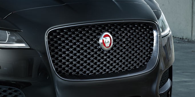 Jaguar Black Edition: Show Your Darker Side Jaguar Black Edition: Show Your Darker Side
