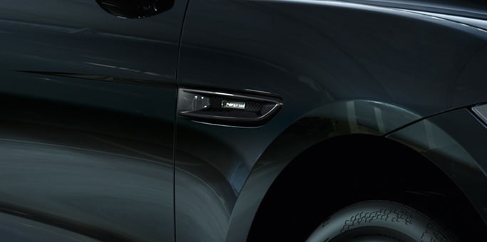 Jaguar Black Edition: Show Your Darker Side Jaguar Black Edition: Show Your Darker Side