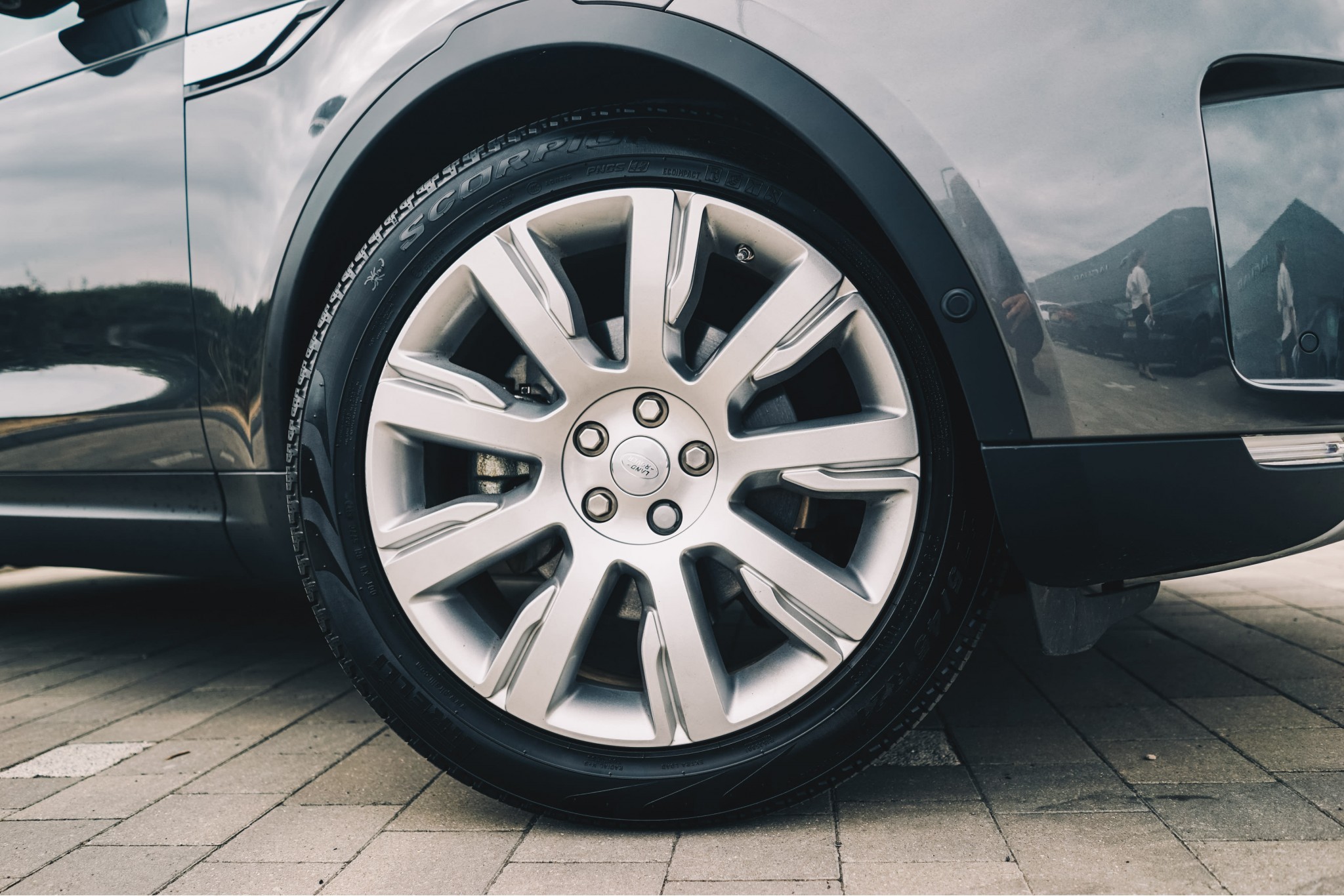 What Makes The Latest Land Rover Discovery So Much Better? What Makes The Latest Land Rover Discovery So Much Better?