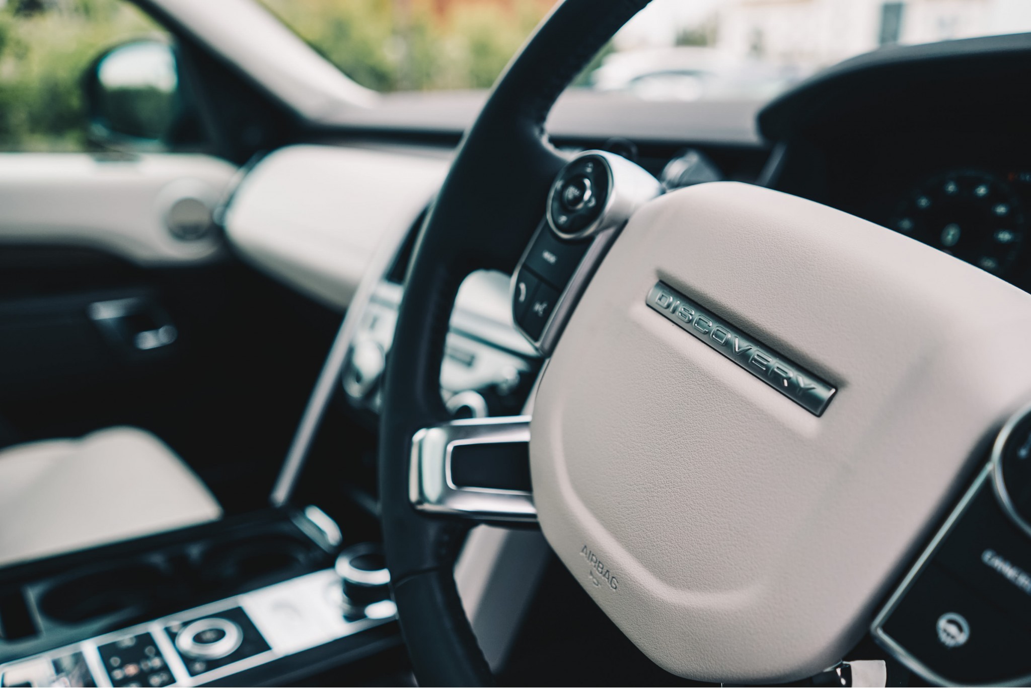 What Makes The Latest Land Rover Discovery So Much Better? What Makes The Latest Land Rover Discovery So Much Better?