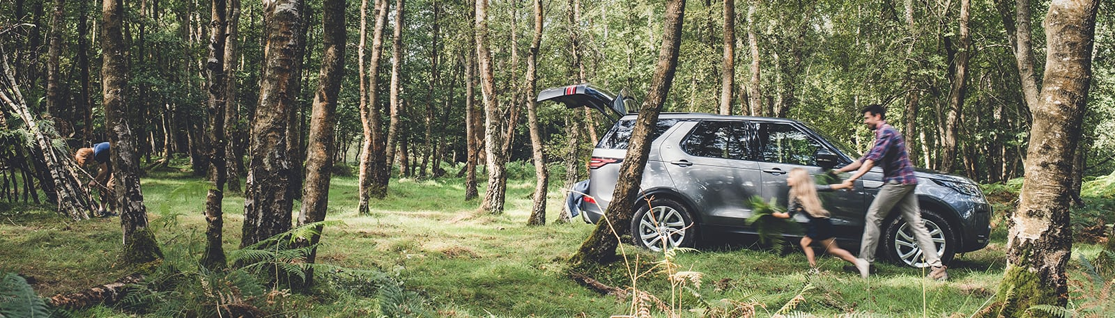 Discovering Wiltshire Picnic Spots in the All New Land Rover Discovery Discovering Wiltshire Picnic Spots in the All New Land Rover Discovery