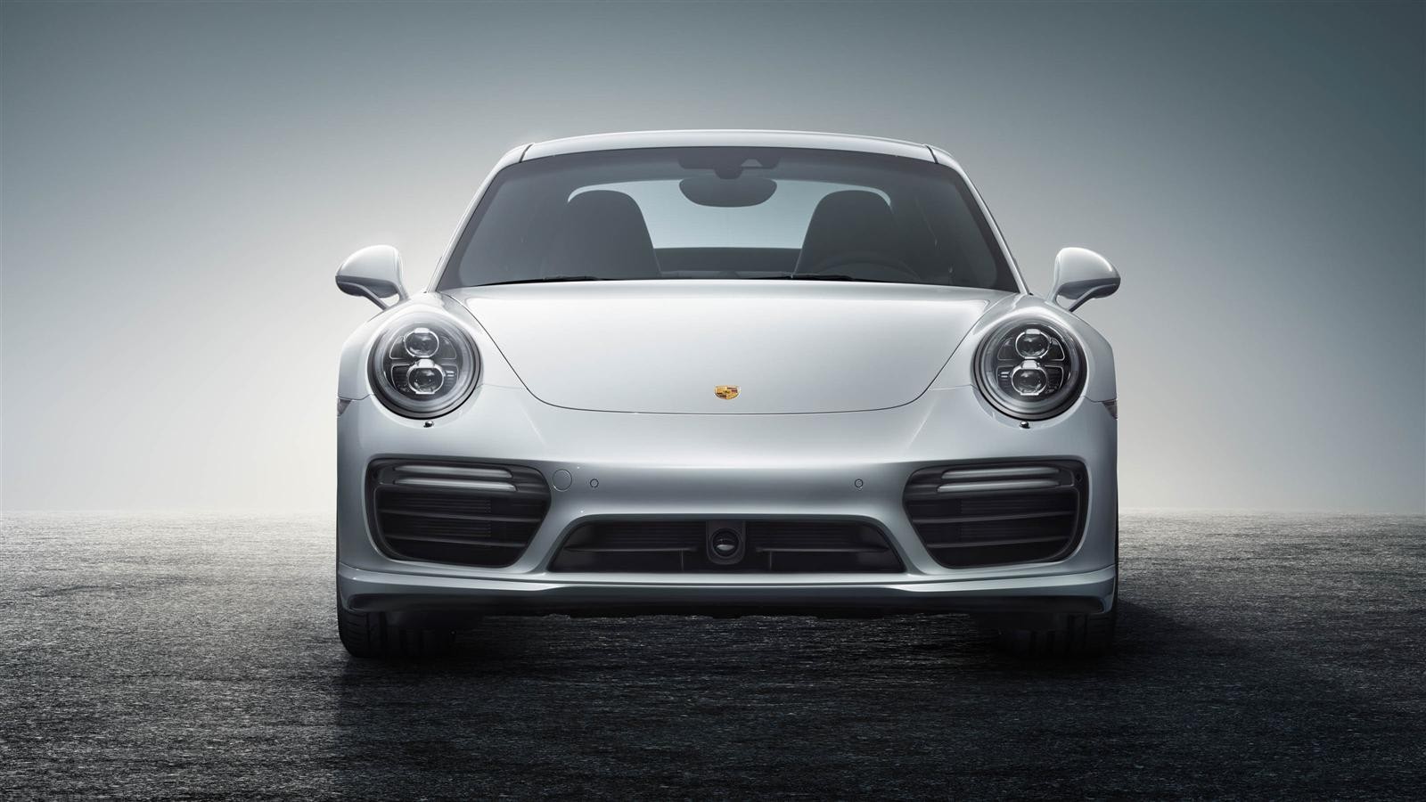 Aston Martin DB11 vs. Porsche 911 Turbo S Aston Martin DB11 vs. Porsche 911 Turbo S
