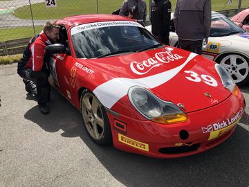 Porshce centre swindon restoracing1