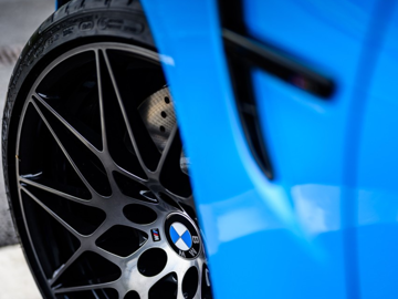 Macao blue m4 alloy wheel close up