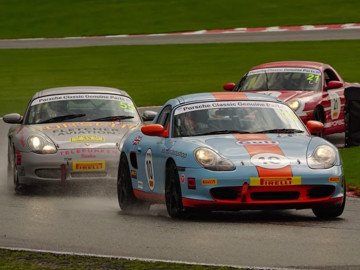 Porshce gulf livery for restoracing season