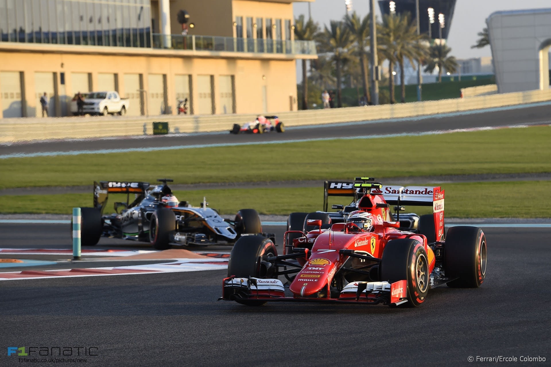 Rosberg makes it a hat-trick at Abu Dhabi Rosberg makes it a hat-trick at Abu Dhabi