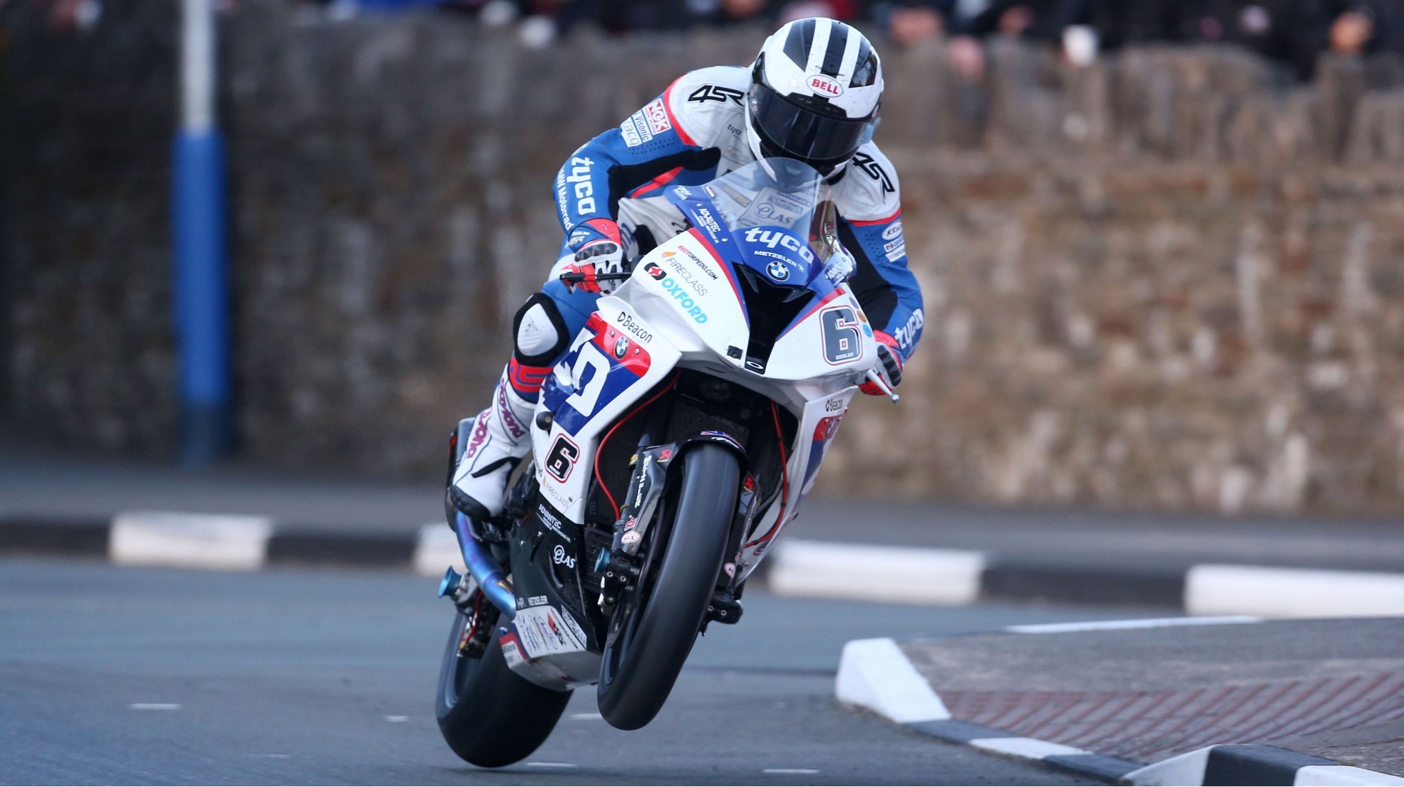 TYCO BMW DUO ALL SET FOR TT SUPERBIKE RACE TYCO BMW DUO ALL SET FOR TT SUPERBIKE RACE