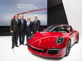 Two world premieres for Porsche at the North American International Auto Show in Detroit Two world premieres for Porsche at the North American International Auto Show in Detroit
