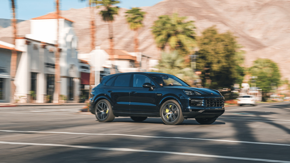 2020 Porsche Cayenne E-Hybrid Adaptive Cruise Control