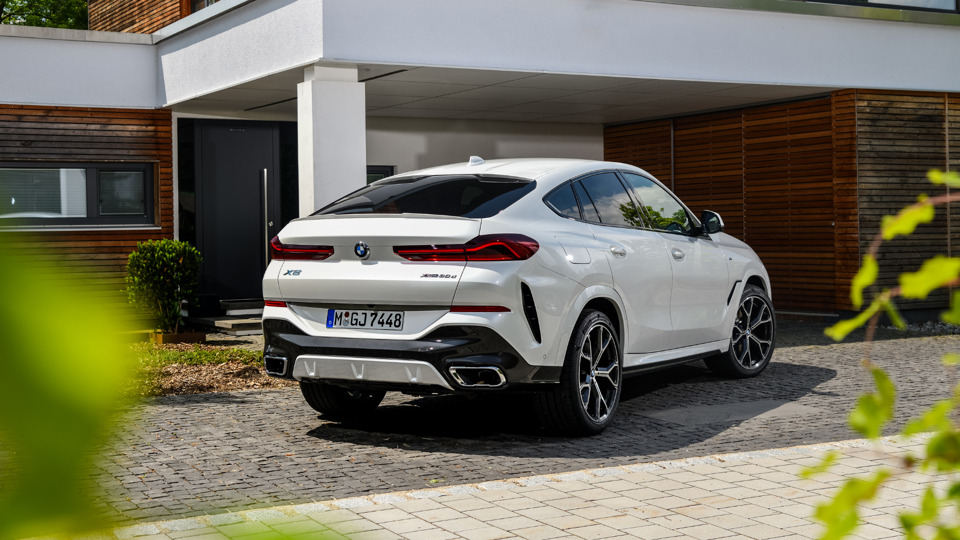 2020 BMW X6 Adaptive M Suspension and M Sport exhaust