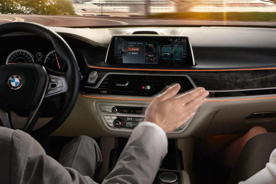 2019 BMW 7 Series Saloon Gesture Controlled iDrive System