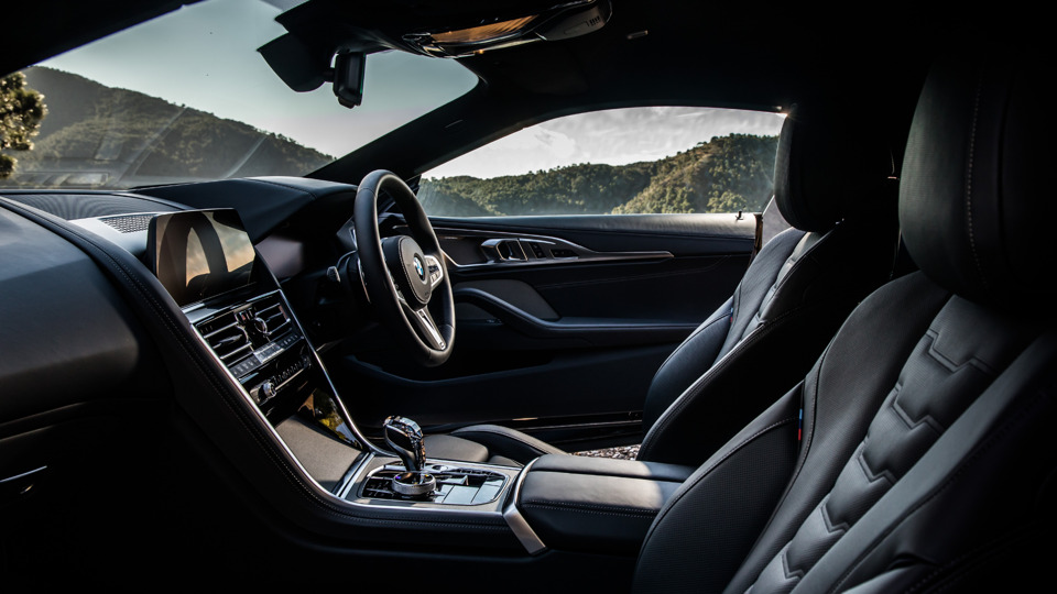 2019 BMW 8 Series Coupé Climate Comfort Windscreen