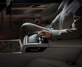 BMW 7 Series iPerformance Saloon Image 1