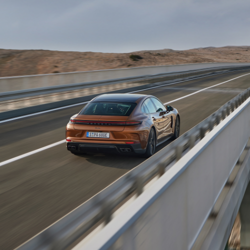 Porsche Panamera Image 1