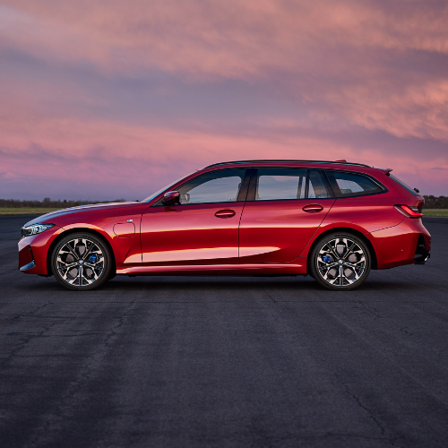 BMW 3 Series Touring Image 2