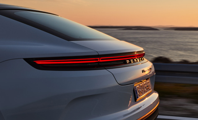 New Porsche Panamera E-Hybrid