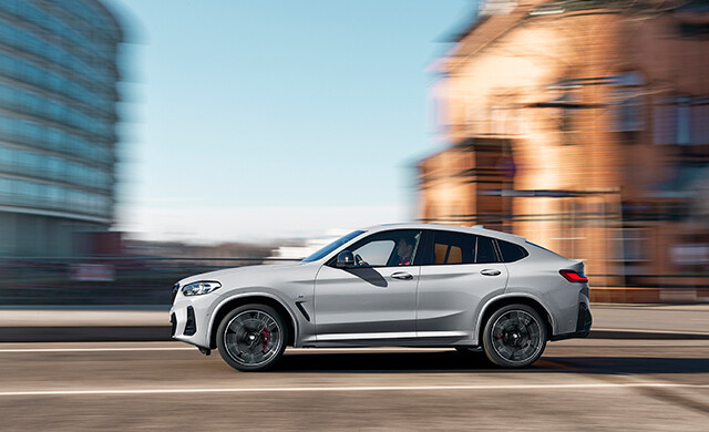 New BMW X4 M40d and M40i car