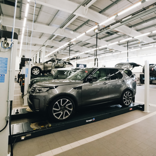Land Rover Servicing Image 1